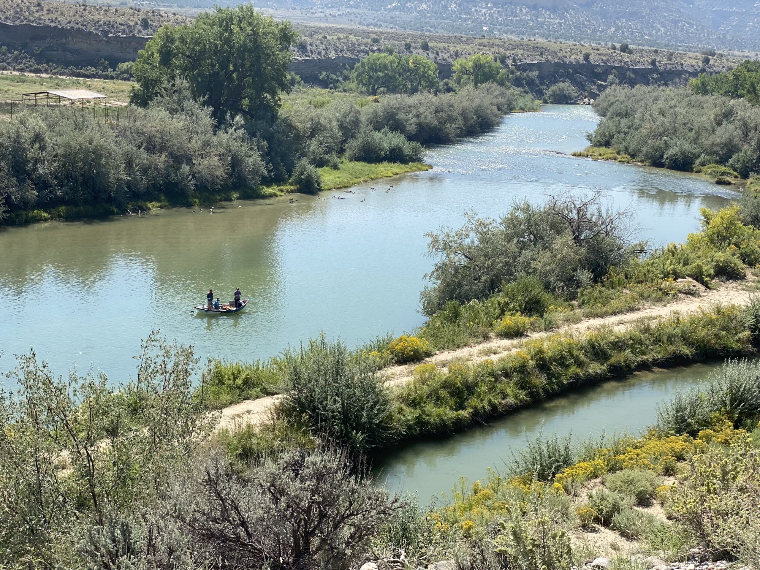 Navajo Dam Lodging: Stage Stop at Pump Canyon. Fisherman on the San Juan River